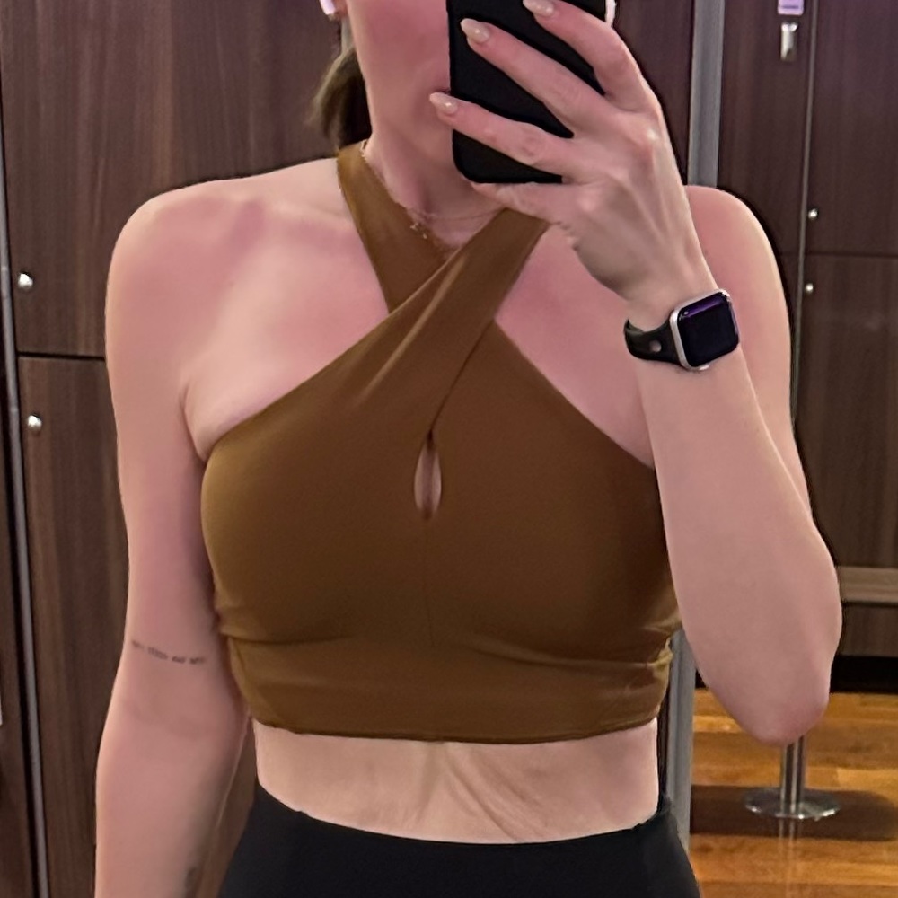 Lululemon align keyhole crop top with built in bra and removable pads